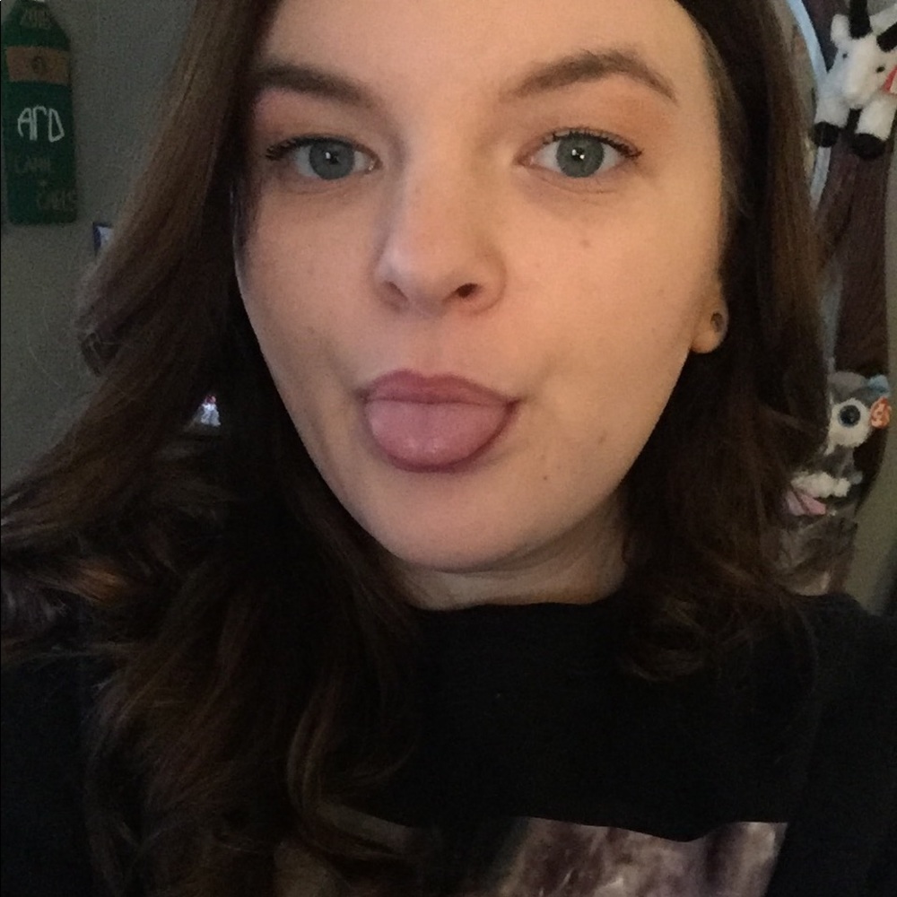 Meet your Posher, Delanie